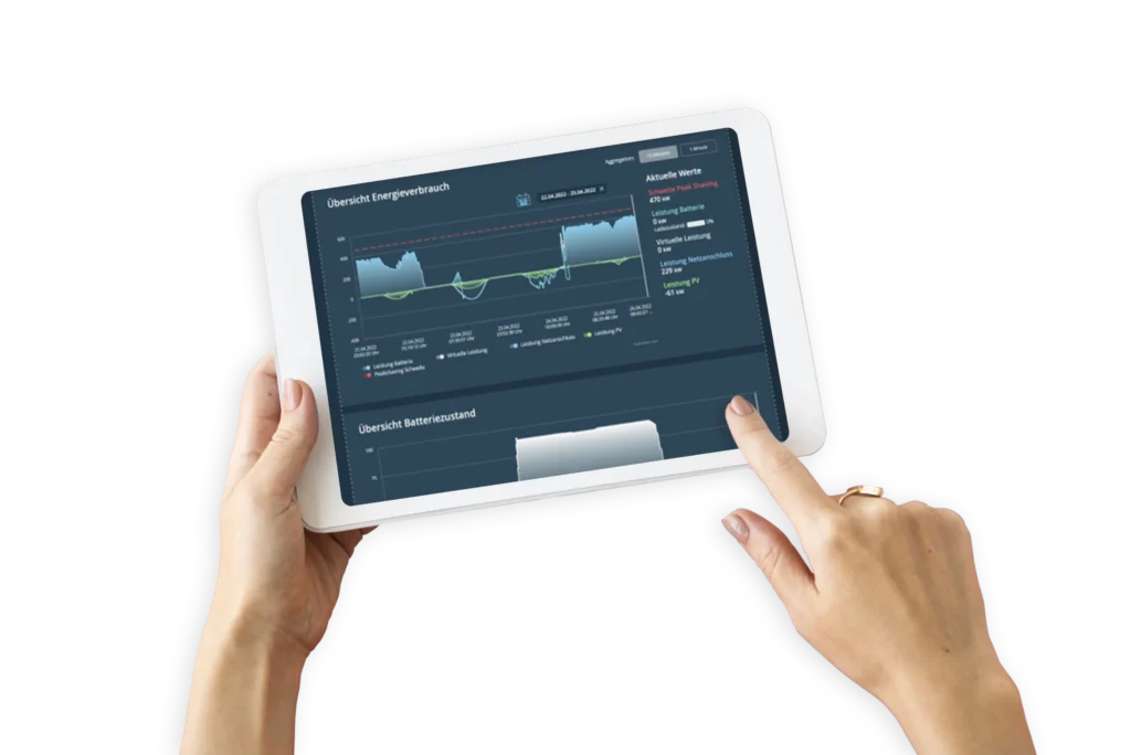 Tablet mit unserem Energiemanagementsystem (EMS) okean.OS